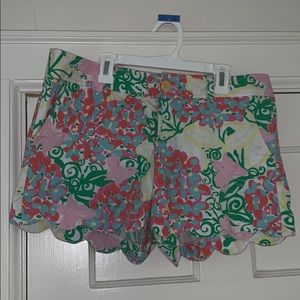 Women’s Lilly Pulitzer Scalloped shorts